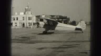 Harrisburg Penn (1946): An Old Flying Engine And A Modern Engine Ready To Depart