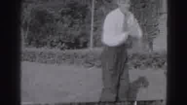 Harrisburg Penn (1946): A Man Very Apply Playing The Golf And Moving Around The