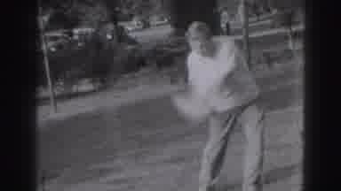 Harrisburg Penn (1946): Few Golf Players Are Really Enjoys The Game In The Middle