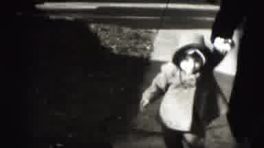Harrisburg Penn (1946): Cute Little Girl Walking The Street With Minimum Support