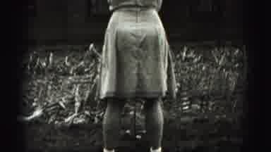 New Cumberland Penn (1946): A Lady Golf Pa lying In The Ground And Full Energy