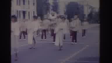 Florida USA (1962): Old View Of A Parade With A Marching Band In White Outfits And
