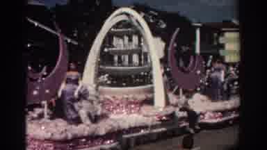 Pasadena California (1962): Beautiful Queens And Princesses Waving To Everyone As