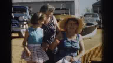 New Jersey USA (1963): Two Woman And One Girl Looks
