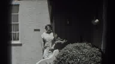 San Francisco California (1939): Two Women And Men Standing Near A Car While