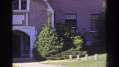 Florida (1941): Walk Around The House In The Countryside On A Sunny Day