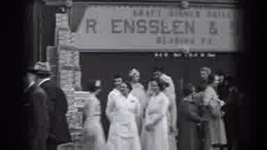 Reading Pennsylvania (1938): Small Crowd Of Pope Gathers Near Senseless And Sons