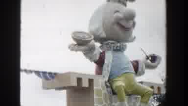 Wisconsin Dells Wisconsin (1954): Big Puppets Displayed On The Roadside