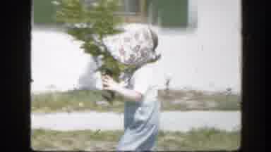 Florida (1945): Baby Walking On The Front-yard With An Empty Purse