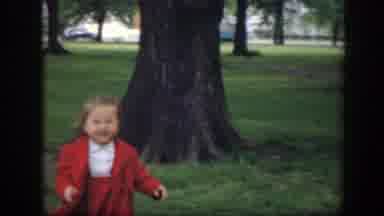 Washington DC (1945): Little Girl Running In The Park