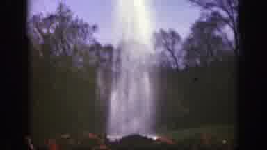 Cincinnatti Ohio (1949): Child In Park Walks To Views Natural Geyser Before