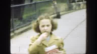 Cincinnatti Ohio (1949): Children Boy And Girl Walk On A Sidewalk Eating Snacks