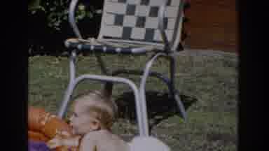 Glendale California (1962): Baby Playing In The Swimming Pool Tub