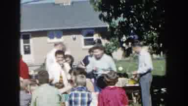 Wisconsin (1958): Lunch Gathering At The Park