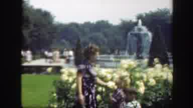 Washington DC (1948): Father And Mother With Children At The Public Gardens With A