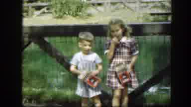 Washington DC (1948): Kids Walking Near River With Snacks Box In Hand