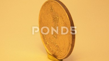 Coin Golden Shiny Rotating Pawn Sell Valuable Coin Mint Silver Staged