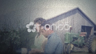 Arkansas, USA (1965): Family leaving farm to head back to the city after a long