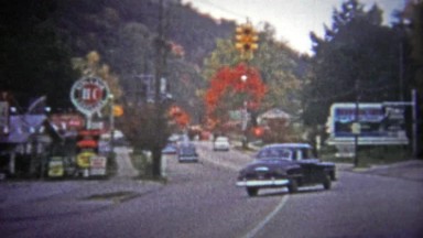Gatlinburg, USA (1954): Main street tour of the city known as the gateway to the