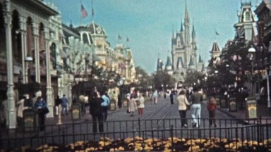 1972: Newly opened Walt Disney World entrance and city common commercial gift