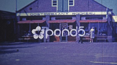 1969: Oosterbaan Rookery Artist Display Modern and Unsettling