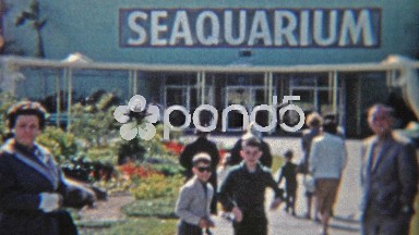 1959: The famous Miami Seaquarium entrance.
