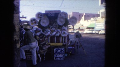 1962: old mexican hat salesman on the side of the road from the 1980s SAN PEDRO,