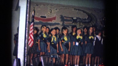 1967: the childrens are singing a quiet on the dias NEVADA