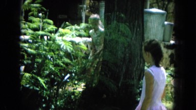 1964: girls exploring HAWAII