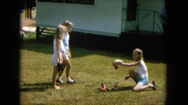 1964: siblings are seen playing outdoor and posing HAWAII