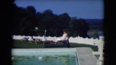 1947: birds are seen feeding themselves MIDDLETOWN