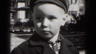 1949: small child is seen posing MIDDLETOWN