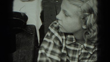 1949: mother with small child is seen VENICE, ITALY