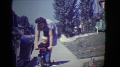 1946: mother with small child is seen DETROIT, MICHIGAN