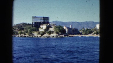 1962: view from a boat as it passes along the shore MEXICO