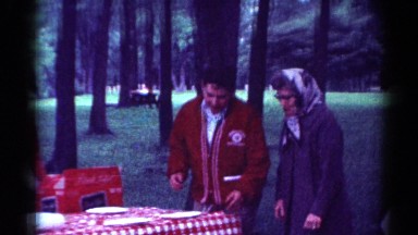 1964: outdoor party walking garden play enjoyment talking family CALIFORNIA