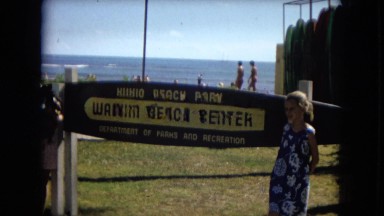 1967: tourists enjoying the beach HAWAII