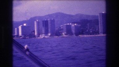 1982: floating object seen by beach ACAPULCO MEXICO