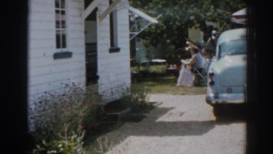 1963: people outside from their home, enjoying a picnic. NEW JERSEY