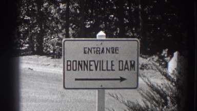 1938: sign directions BONNEVILLE DAM OREGON