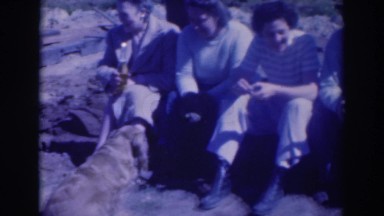 1937: social conversation on a bench. SACRAMENTO CALIFORNIA