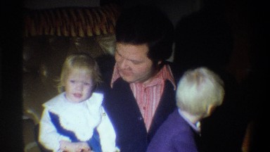 1973: a man with his children NEW YORK
