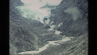 1982: zoom in on an avalanche NEW ZEALAND