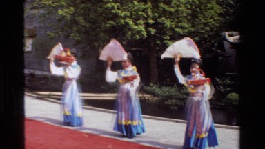 1984: children dancing their traditional dance SINGAPORE THAILAND