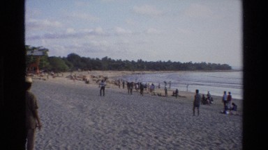 1984: number of people are passing their time near the beach SINGAPORE