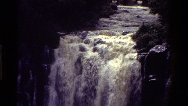1983: people gathered near the waterfalls KENYA