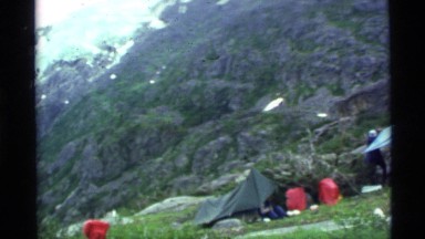 1977: number of people taking rest in a large mountain area ALASKA