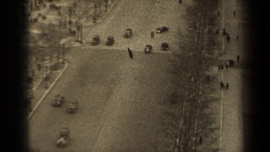 1947: workday traffic flows on the busy streets of a european metropolis PARIS