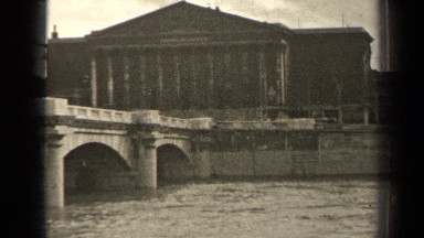 1947: a schematic view of the artistic monument from the flowing river side