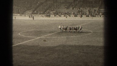1947: large group of people on a field playing a game PARIS FRANCE